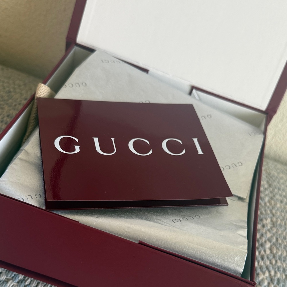 Gucci Black Leather Belt with light gold tone double G with Box/Gucci gift bag - Picture 4 of 8
